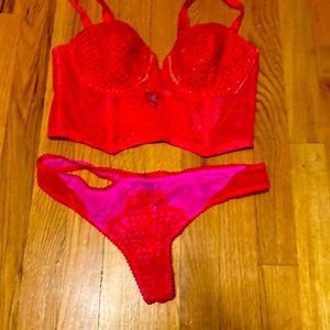 This is from VS wicked collection  36C long line bra and thong set